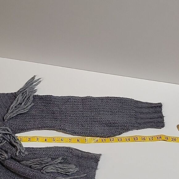 Something Navy Oct Isla Fringe Turtleneck Sweater - Picture 9 of 11